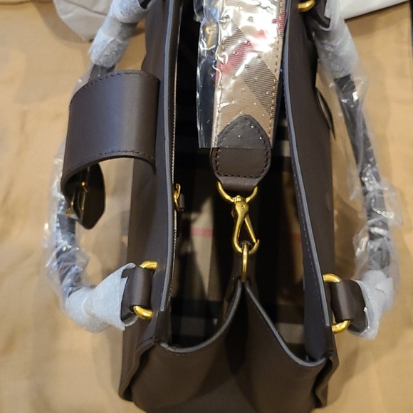 AUTHENTIC BURBERRY BUCKLE TOTE - Picture 11 of 16